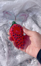 Load and play video in Gallery viewer, Niña Fresa&lt;3 Strawberry Glass Pipe
