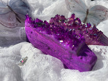 Load image into Gallery viewer, Violet Aura Quartz Crystal Gemstone Cluster Pipe
