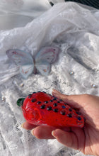 Load image into Gallery viewer, Niña Fresa&lt;3 Strawberry Glass Pipe
