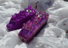 Load image into Gallery viewer, Violet Aura Quartz Crystal Gemstone Cluster Pipe
