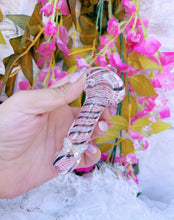 Load image into Gallery viewer, 3.5” girly glass pipe&lt;3
